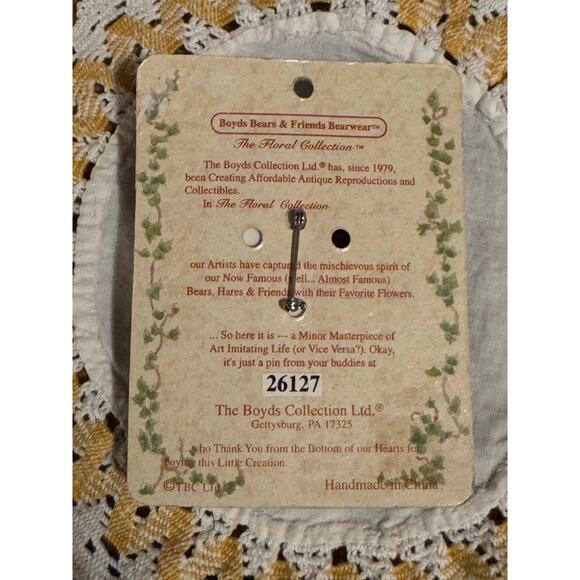 Boyd’s Bears Resin Rabbit with Flowers Pin 2” Easter Spring Bunny - Picture 3 of 3